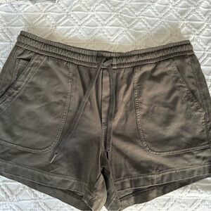Athleta olive Women's Cargo Shorts